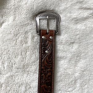 Womens Nocona western leather tooled belt size 32